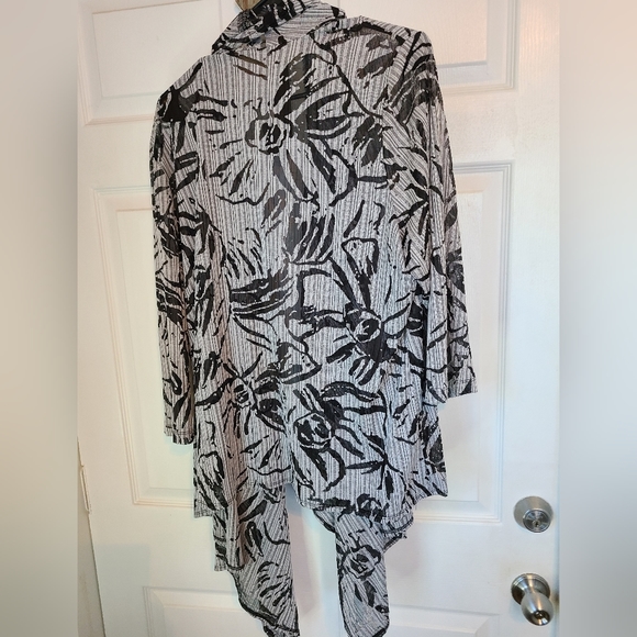 Ruby Road Woman's Light Weight Floral Cover Jacket,Size: 2XL Color Grey/Black - Picture 12 of 12